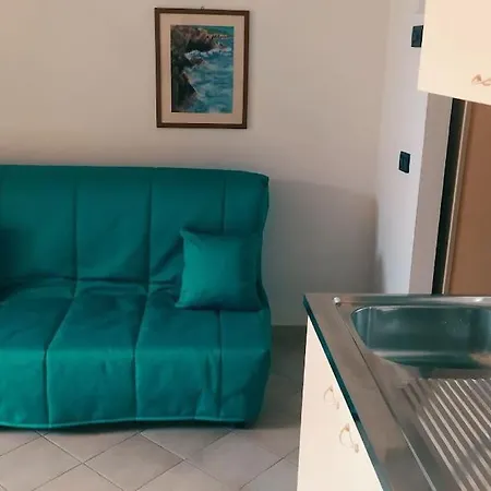 Nisportino, Elba. Bilocale Con Patio Vista Mare. Casa Castagno