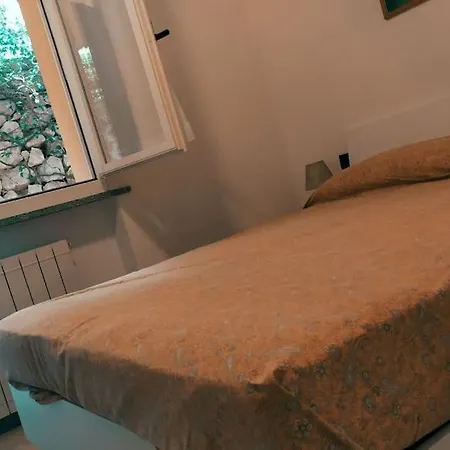 Nisportino, Elba. Bilocale Con Patio Vista Mare. Casa Castagno